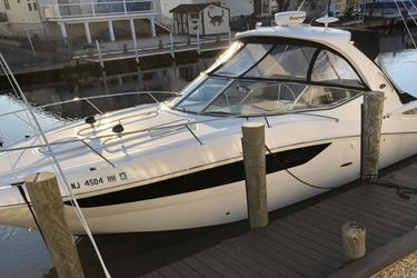 33' Sea Ray 2016