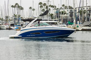 32' Regal 2014