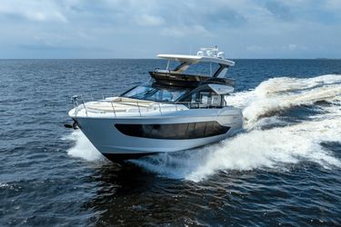 55' Cruisers Yachts 2025