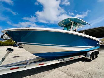 28' Boston Whaler 2020