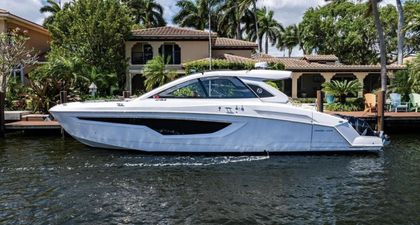 42' Cruisers Yachts 2021 Yacht For Sale