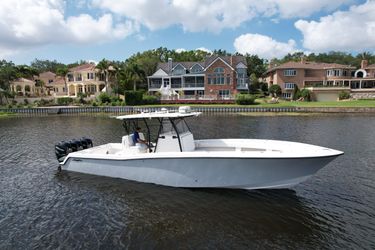 37' Invincible 2009