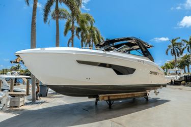 34' Cruisers Yachts 2023