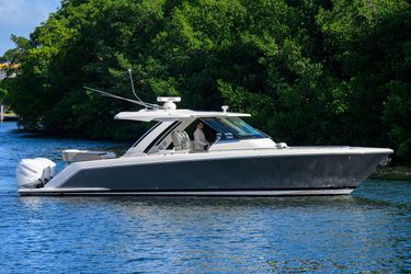 38' Tiara Yachts 2022