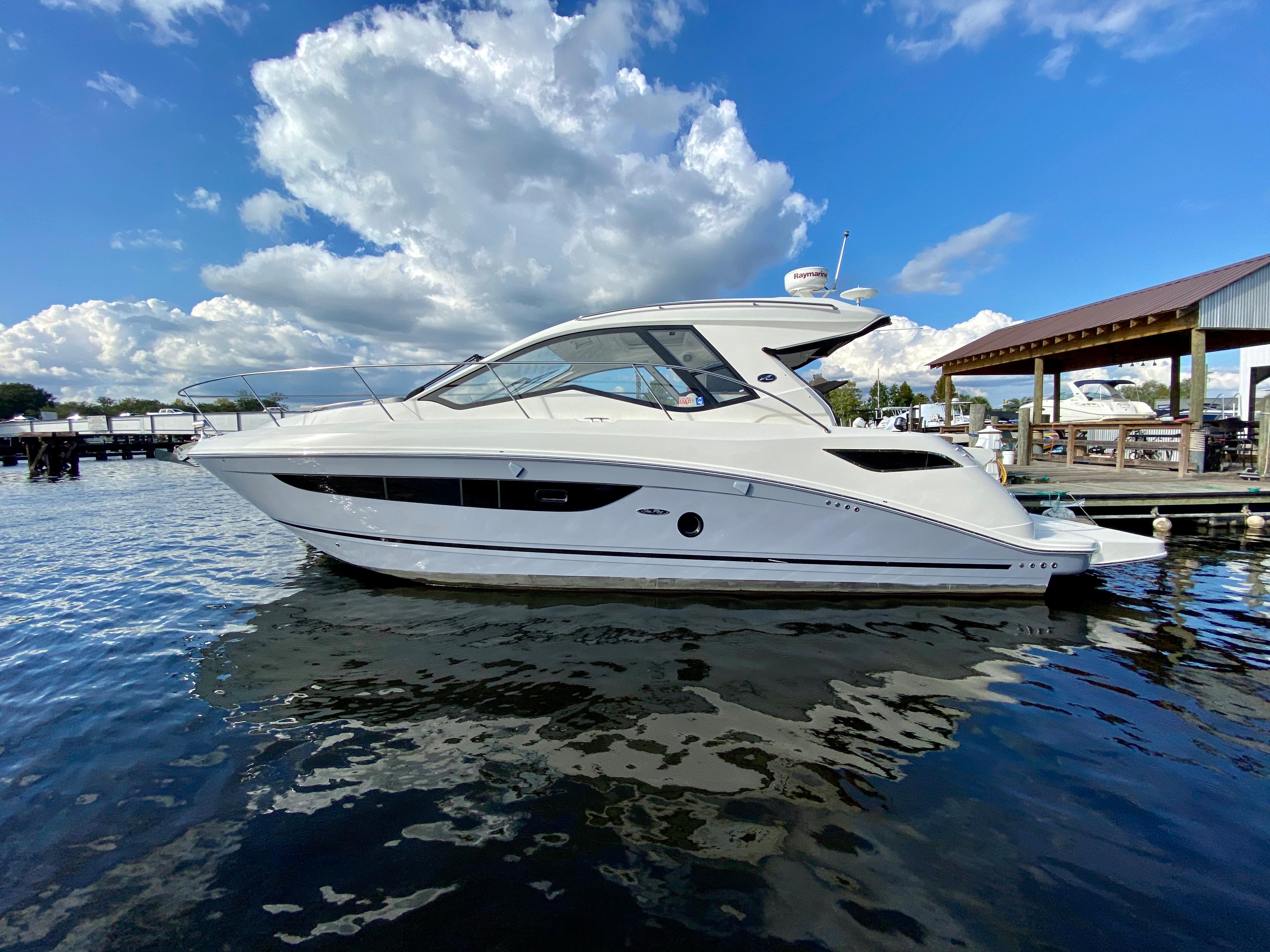 2017 Sea Ray 350 Sundancer Coupe Cruiser For Sale - YachtWorld