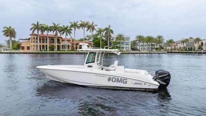 32' Boston Whaler 2013 Yacht For Sale