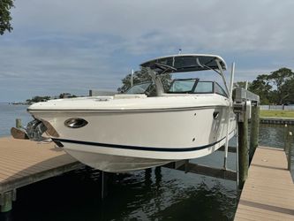 30' Cobalt 2019 Yacht For Sale