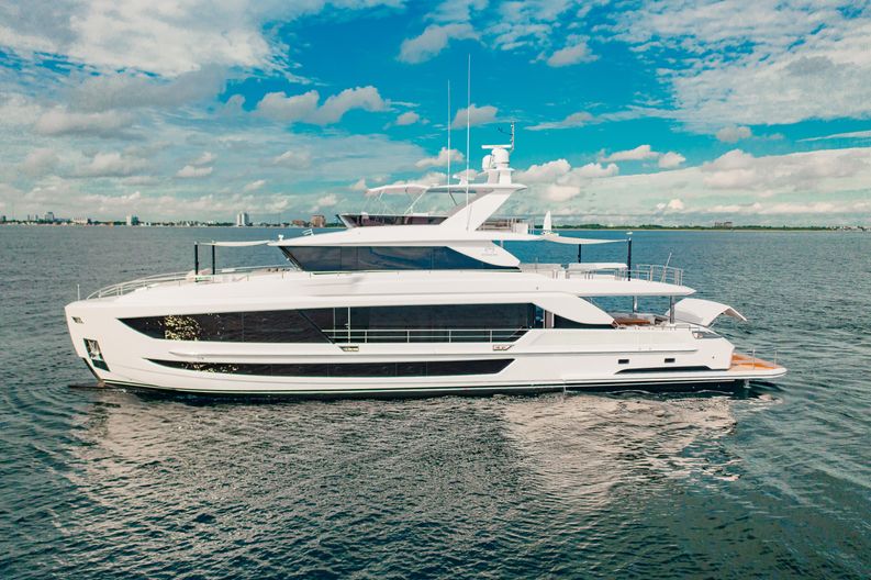 Fd100-908 - In Production Yacht Photos Pics Exterior Profile *Sistership*