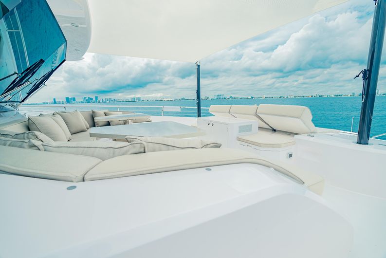 Fd100-908 - In Production Yacht Photos Pics Foredeck Seating *Sistership*