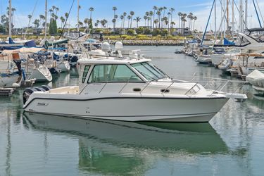 34' Boston Whaler 2017