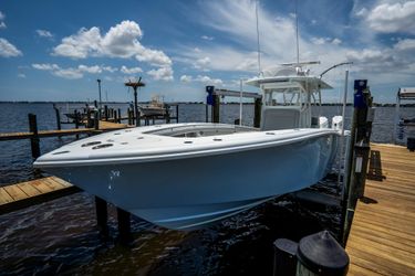 36' Yellowfin 2021