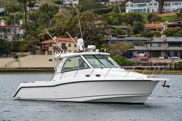 34' Boston Whaler 2009
