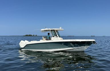28' Boston Whaler 2020 Yacht For Sale