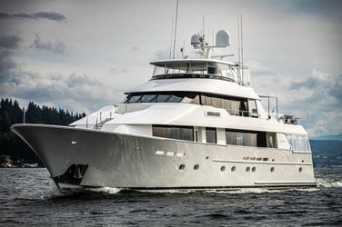 130' Westport 2002