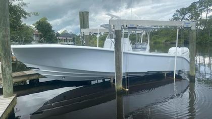 32' Yellowfin 2022