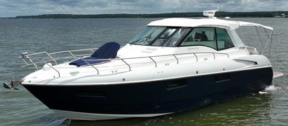 48' Cruisers Yachts 2011