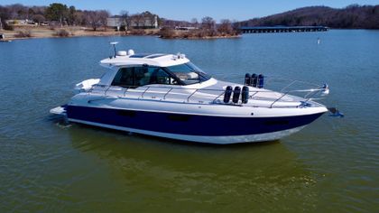 48' Cruisers Yachts 2012