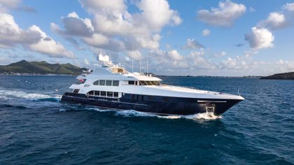 157' Trinity Yachts 2004