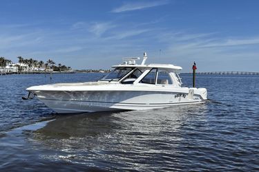38' Boston Whaler 2020