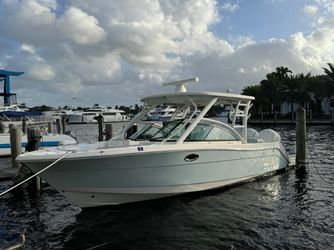 31' Robalo 2018