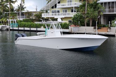 33' Invincible 2014