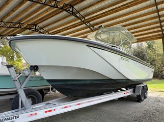 27' Boston Whaler 2004