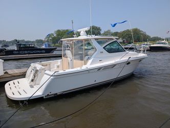 31' Tiara Yachts 2015