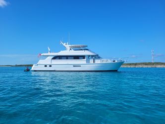 75' Hatteras 2001