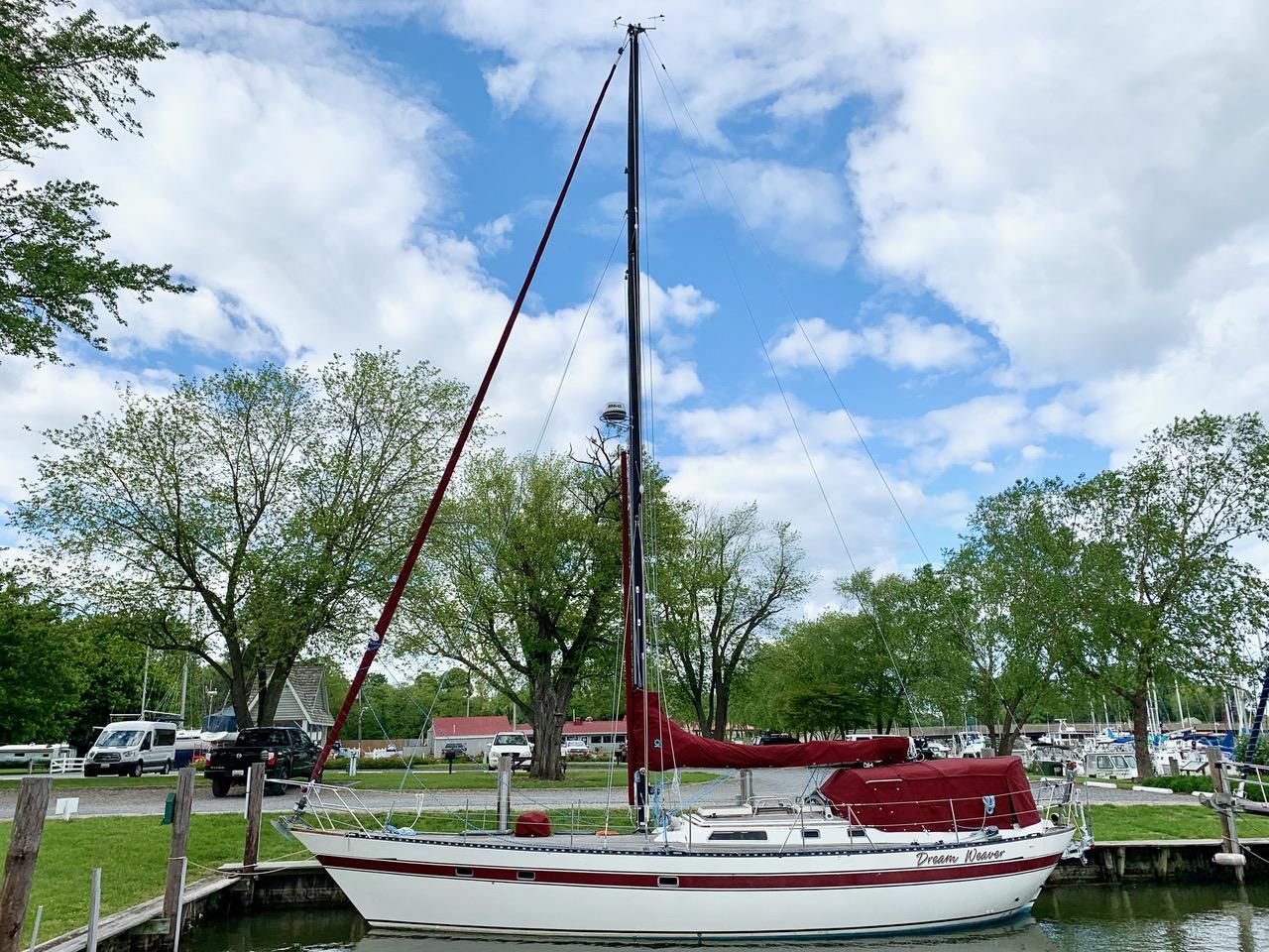 44 foot lafitte sailboat