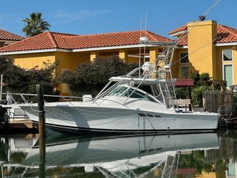 36' Luhrs 2002
