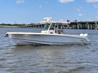 33' Boston Whaler 2021
