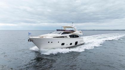 80' Ferretti Yachts 2012