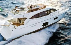 Ferretti Yachts 570