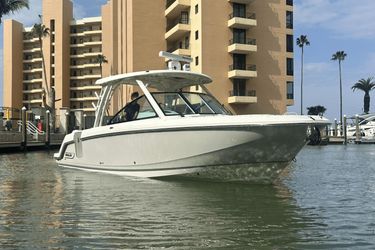 32' Boston Whaler 2022