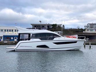 44' Sealine 2025