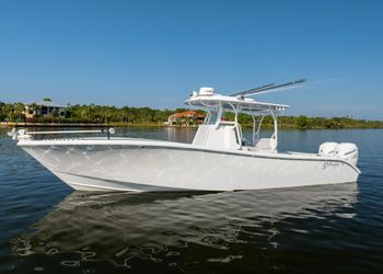 32' Yellowfin 2018