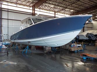 40' Pursuit 2017