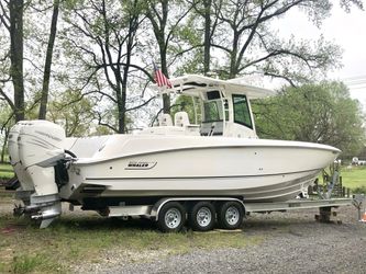 32' Boston Whaler 2016