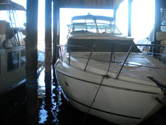 44' Cruisers Yachts 2002