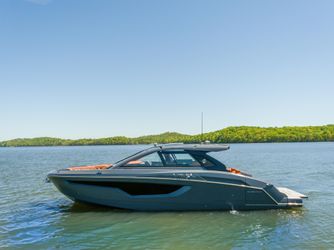 42' Cruisers Yachts 2023