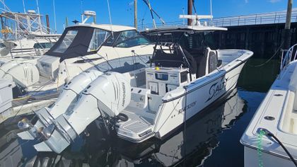 33' Blackfin 2021