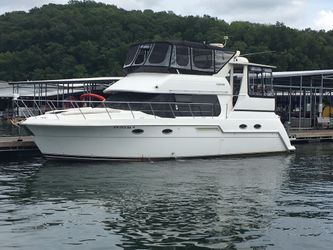 40' Carver 2002 Yacht For Sale