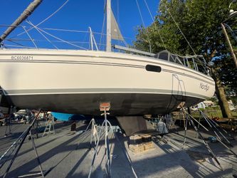 32' Catalina 2018