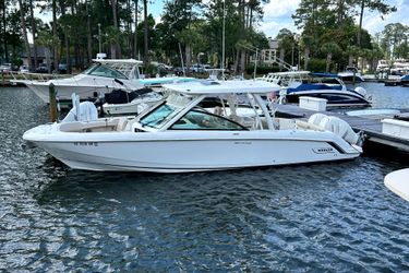 32' Boston Whaler 2017