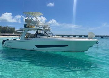 42' Boston Whaler 2016