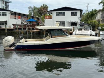 35' Chris-craft 2022 Yacht For Sale