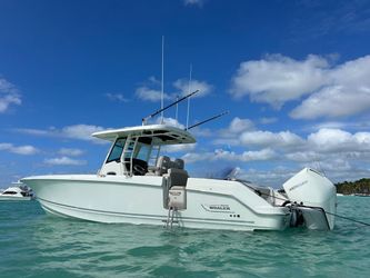 33' Boston Whaler 2021