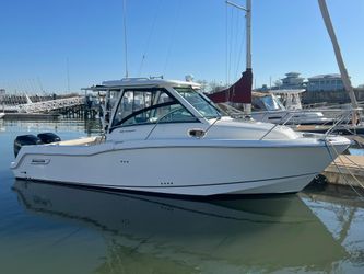 28' Boston Whaler 2017