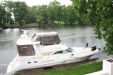 Sea Ray 420 Aft Cabin