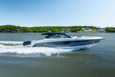 50' Cruisers Yachts 2025